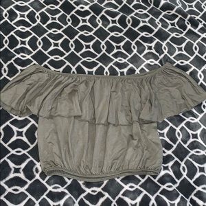 Off the shoulder top😎